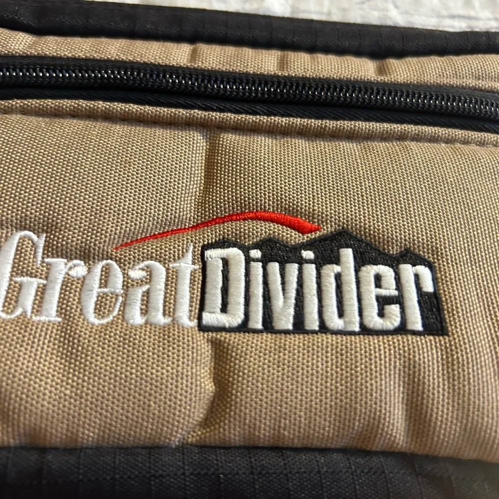 VINTAGE GREAT DIVIDER TAN BLACK POLYESTER CANVAS GOLF BAG STYLE BLACK SOFT LININ